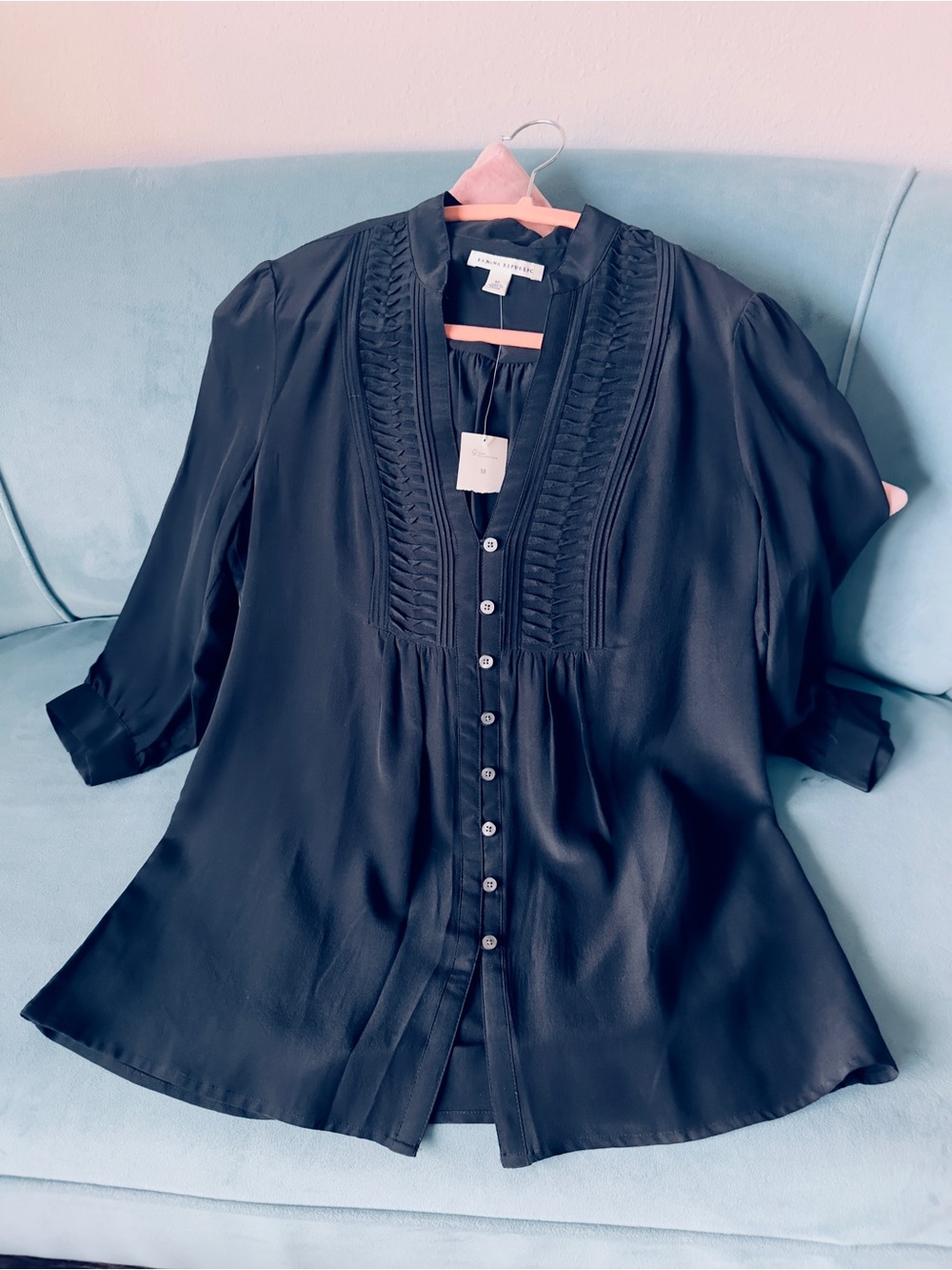 100 % Silk Banana Republic Black Button-Front Pintuck Blouse